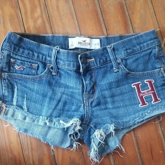 - Hollister jean shorts - Picture 1 of 5